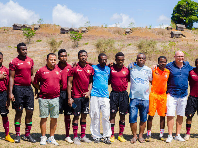 Donazione materiale tecnico sportivo per villaggi in Madagascar